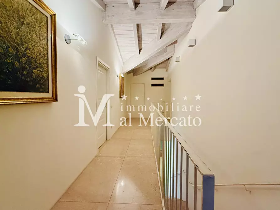 Immagine 38 di Villa in vendita  a Camaiore
