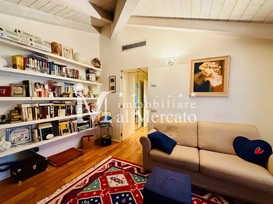 Immagine 40 di Villa in vendita  a Camaiore