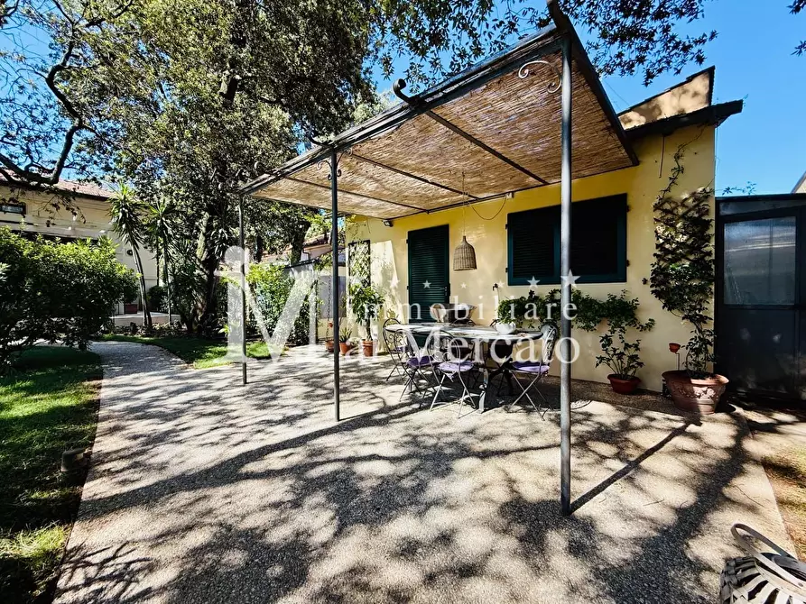 Immagine 74 di Villa in vendita  a Camaiore