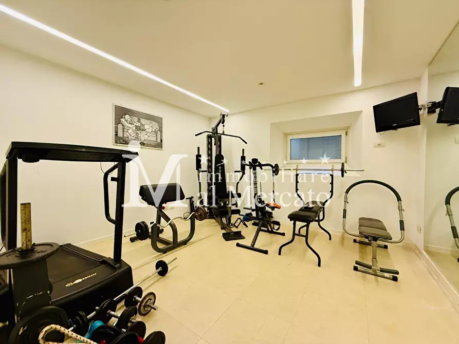 Immagine 67 di Villa in vendita  a Camaiore