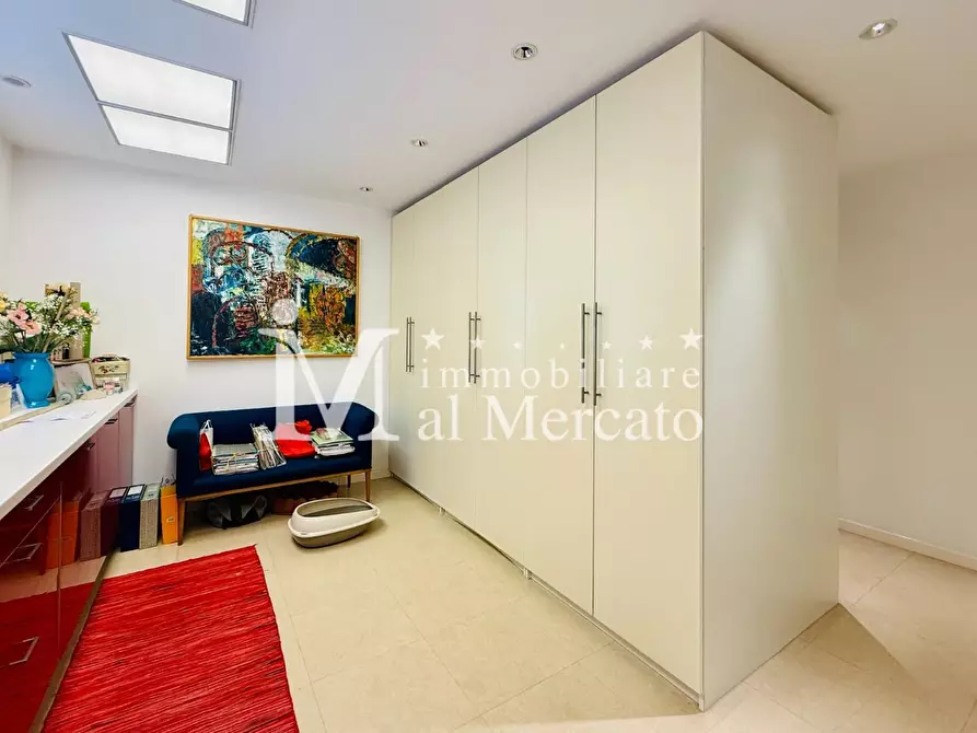 Immagine 64 di Villa in vendita  a Camaiore