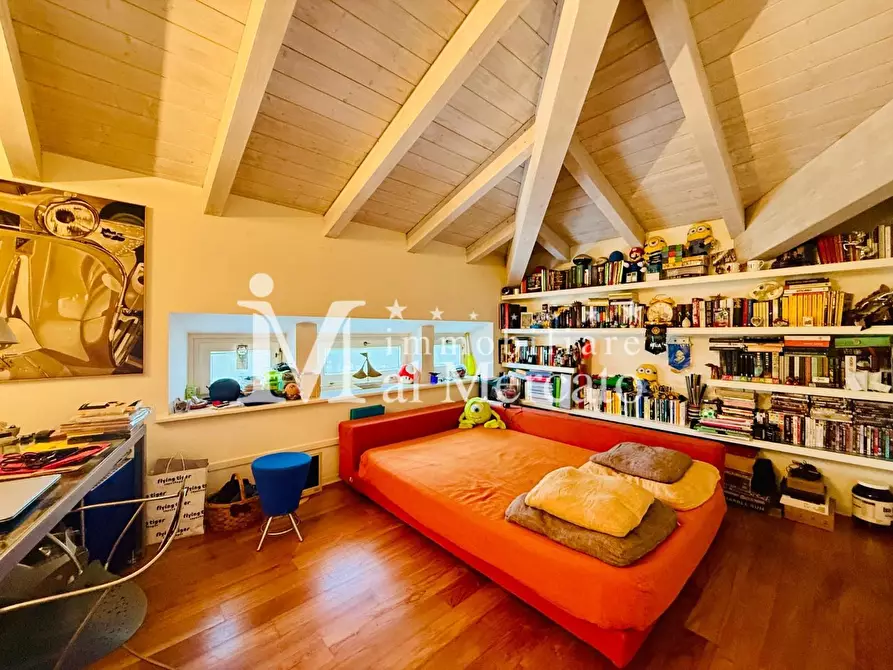 Immagine 53 di Villa in vendita  a Camaiore