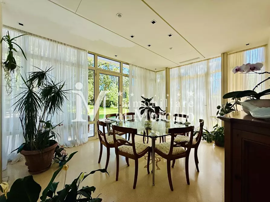 Immagine 19 di Villa in vendita  a Camaiore