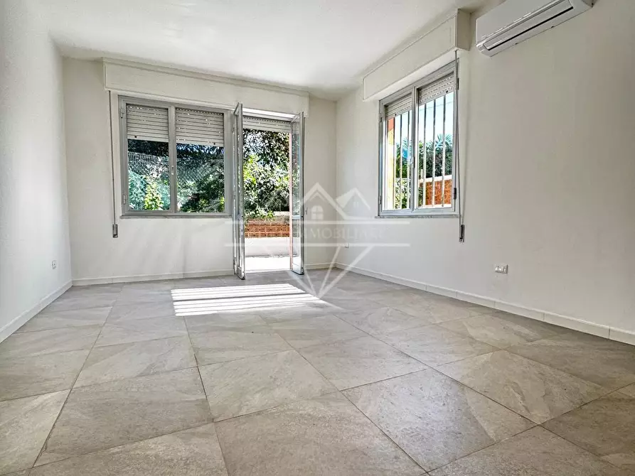 Immagine 12 di Appartamento in vendita  a Carrara