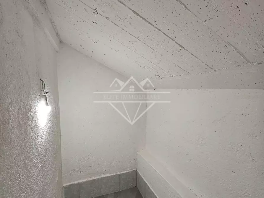 Immagine 10 di Appartamento in vendita  a Carrara