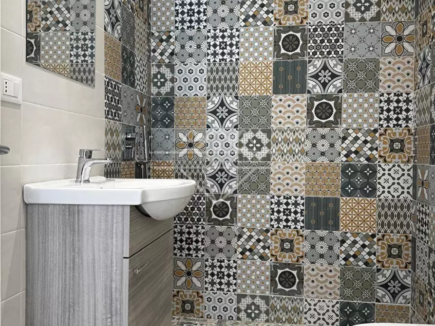 Immagine 17 di Appartamento in vendita  a Carrara