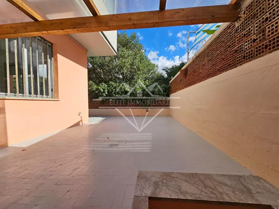 Immagine 15 di Appartamento in vendita  a Carrara