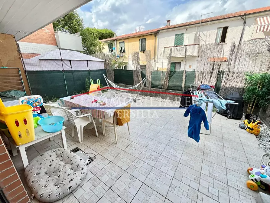 Immagine 17 di Appartamento in vendita  a Massa