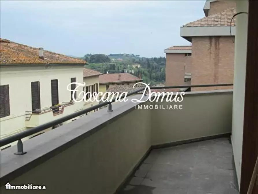 Immagine 5 di Appartamento in vendita  a Siena