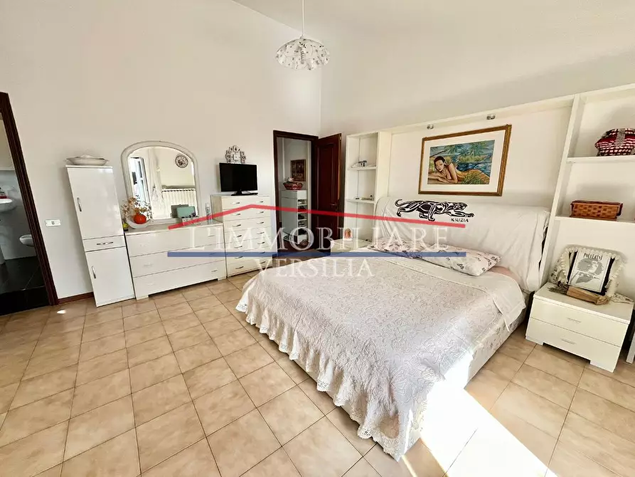 Immagine 15 di Terratetto in vendita  a Massa