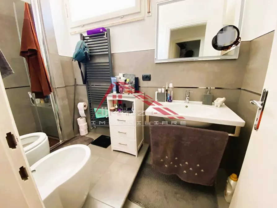 Immagine 84 di Villa in vendita  a Montignoso