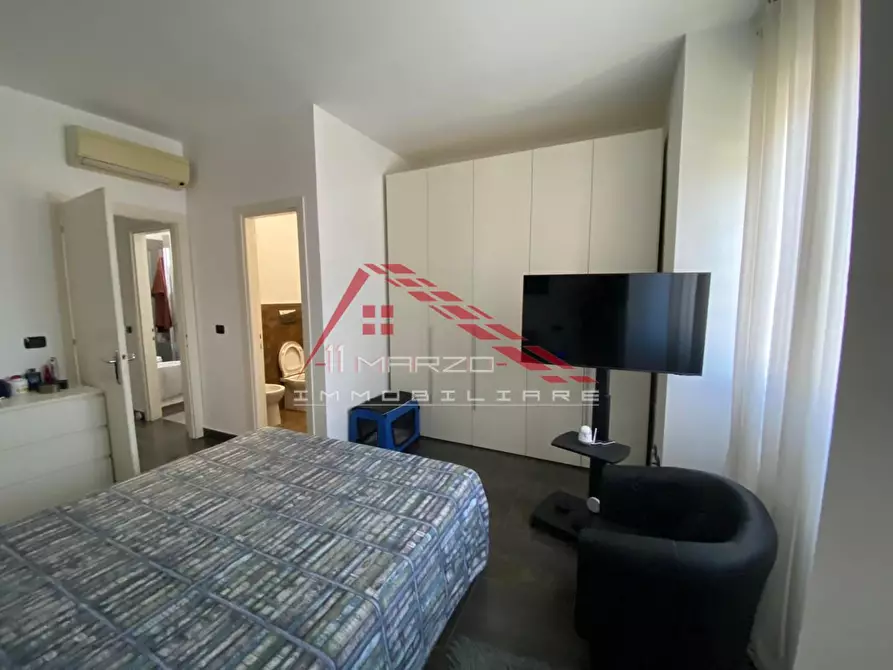 Immagine 74 di Villa in vendita  a Montignoso