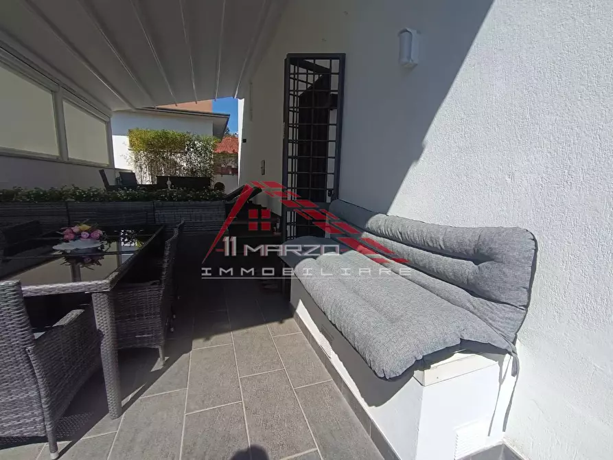 Immagine 15 di Villa in vendita  a Montignoso