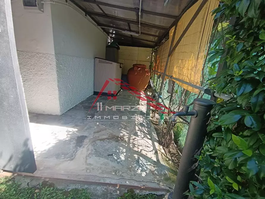 Immagine 11 di Villa in vendita  a Montignoso