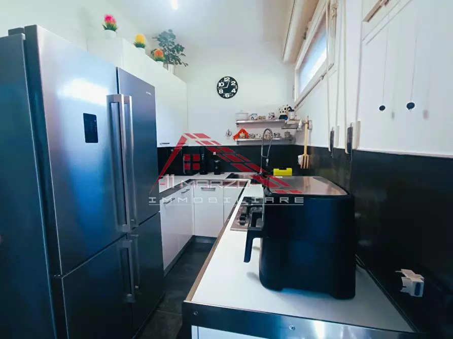 Immagine 57 di Villa in vendita  a Montignoso