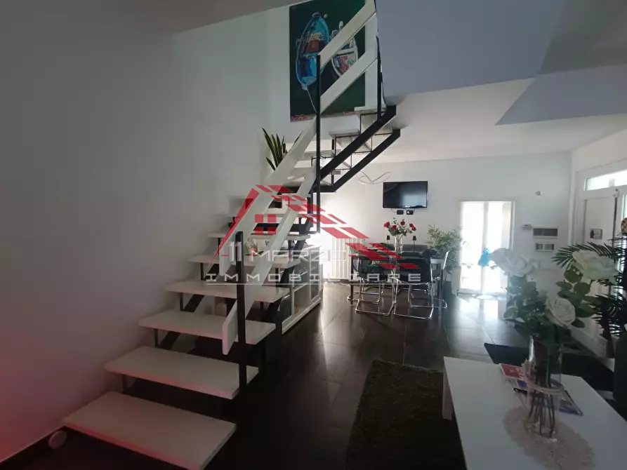 Immagine 61 di Villa in vendita  a Montignoso