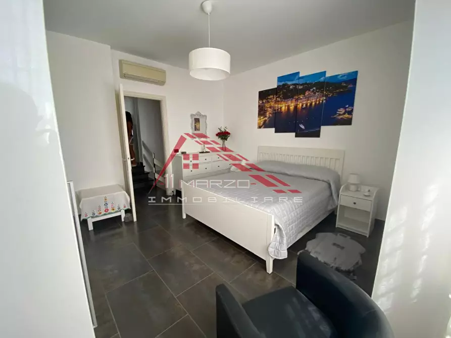 Immagine 77 di Villa in vendita  a Montignoso