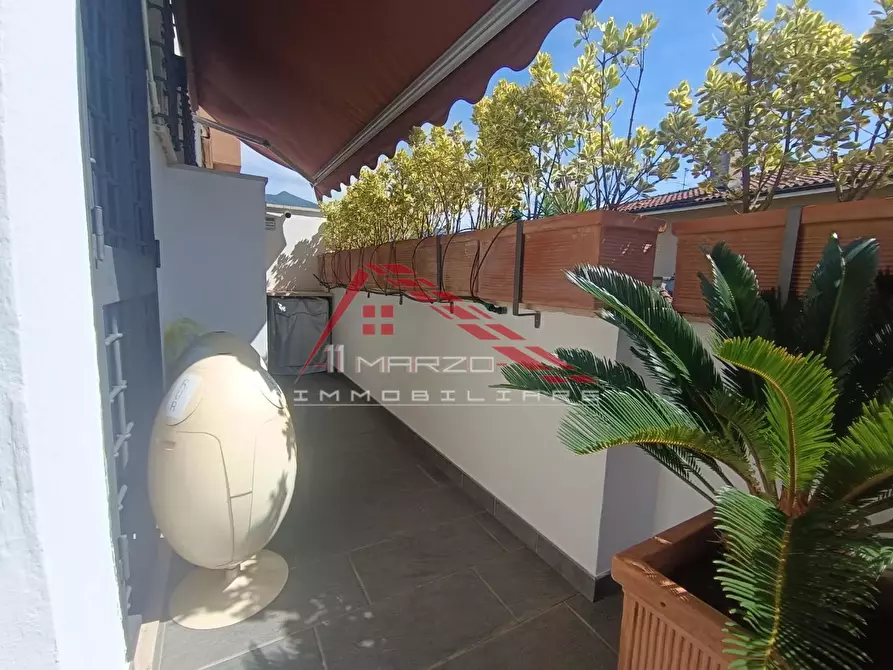 Immagine 12 di Villa in vendita  a Montignoso