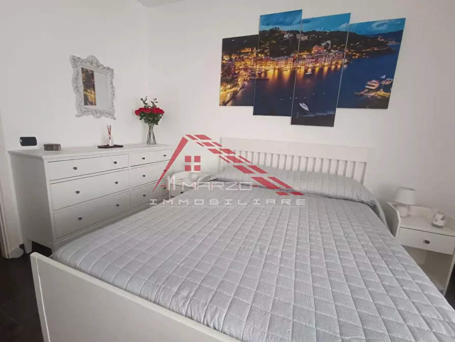 Immagine 79 di Villa in vendita  a Montignoso