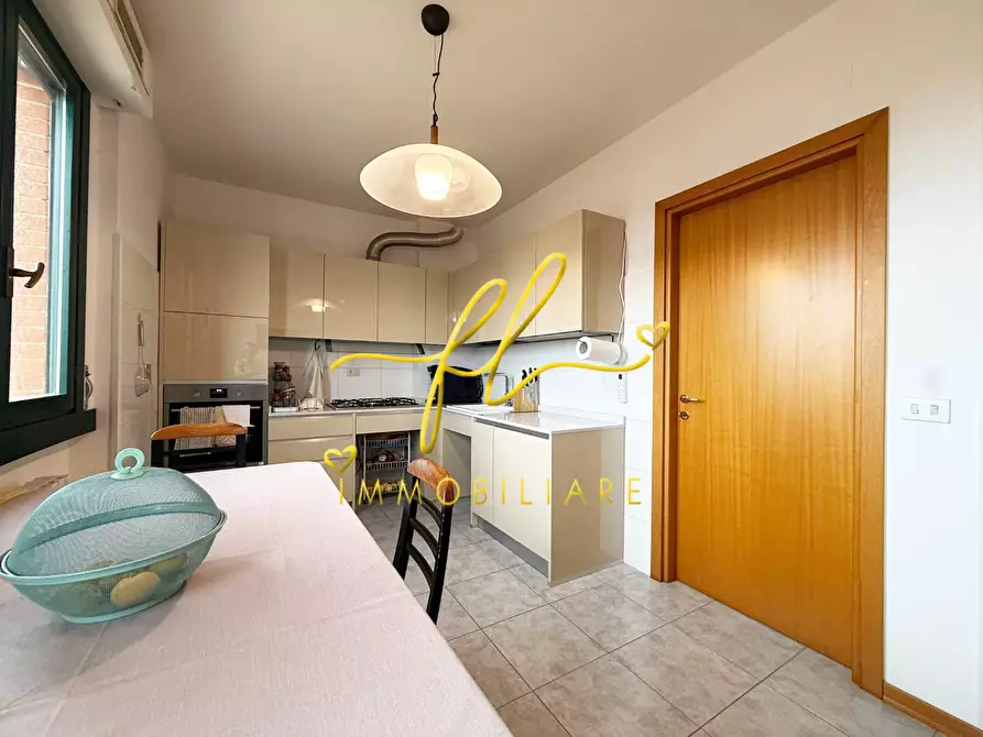 Immagine 6 di Appartamento in vendita  a Cecina