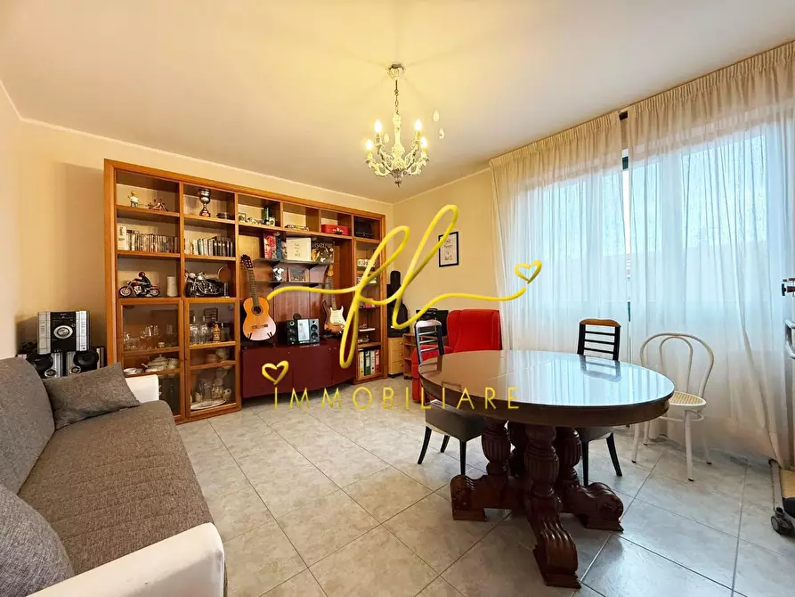 Immagine 1 di Appartamento in vendita  a Cecina