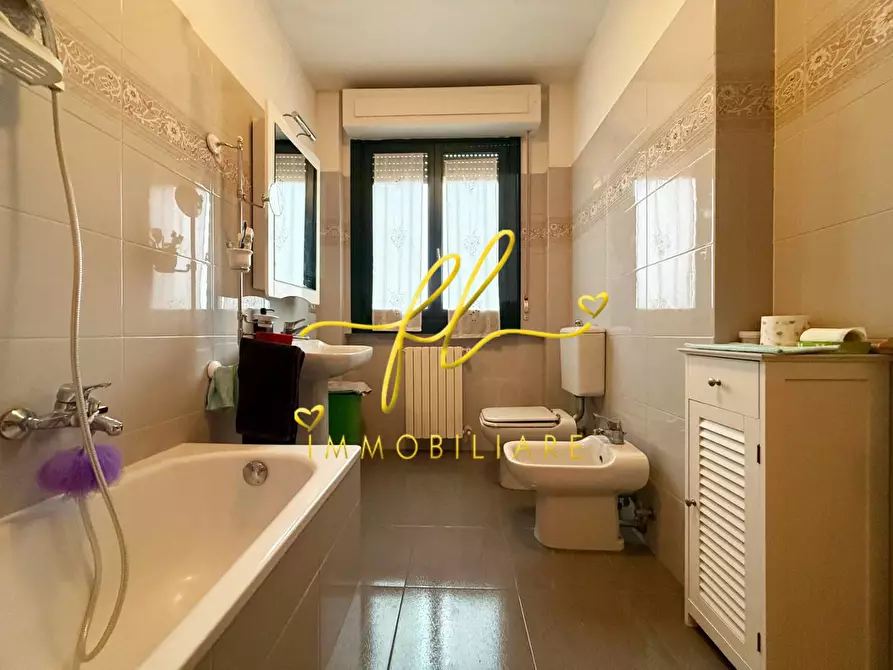 Immagine 17 di Appartamento in vendita  a Cecina