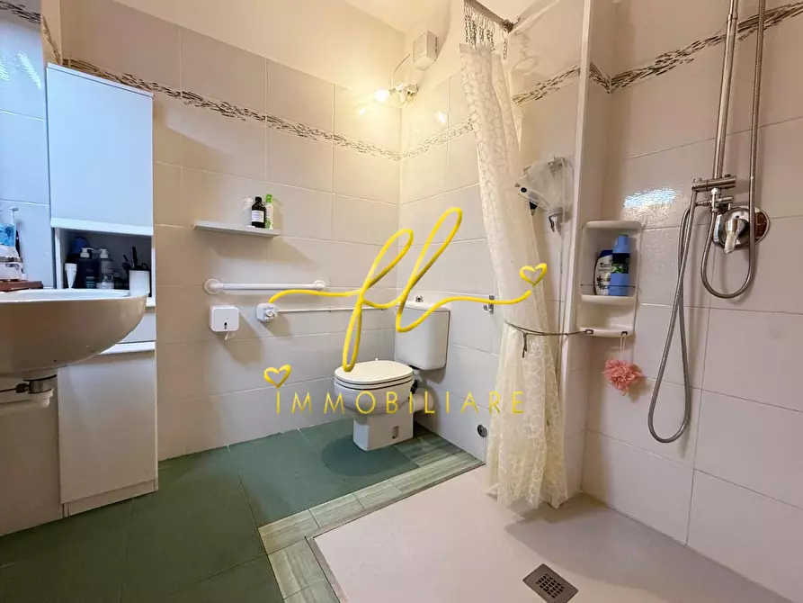 Immagine 16 di Appartamento in vendita  a Cecina