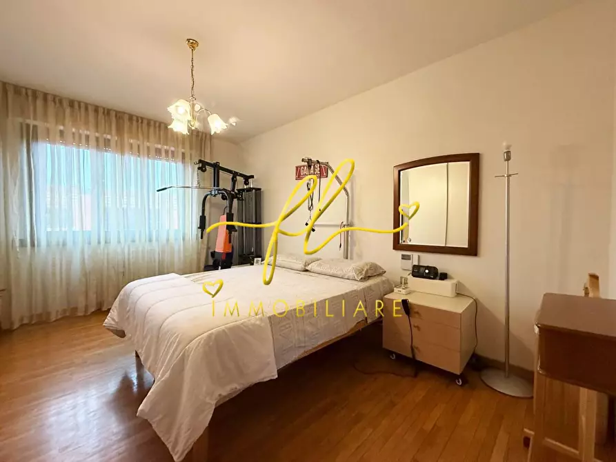 Immagine 11 di Appartamento in vendita  a Cecina