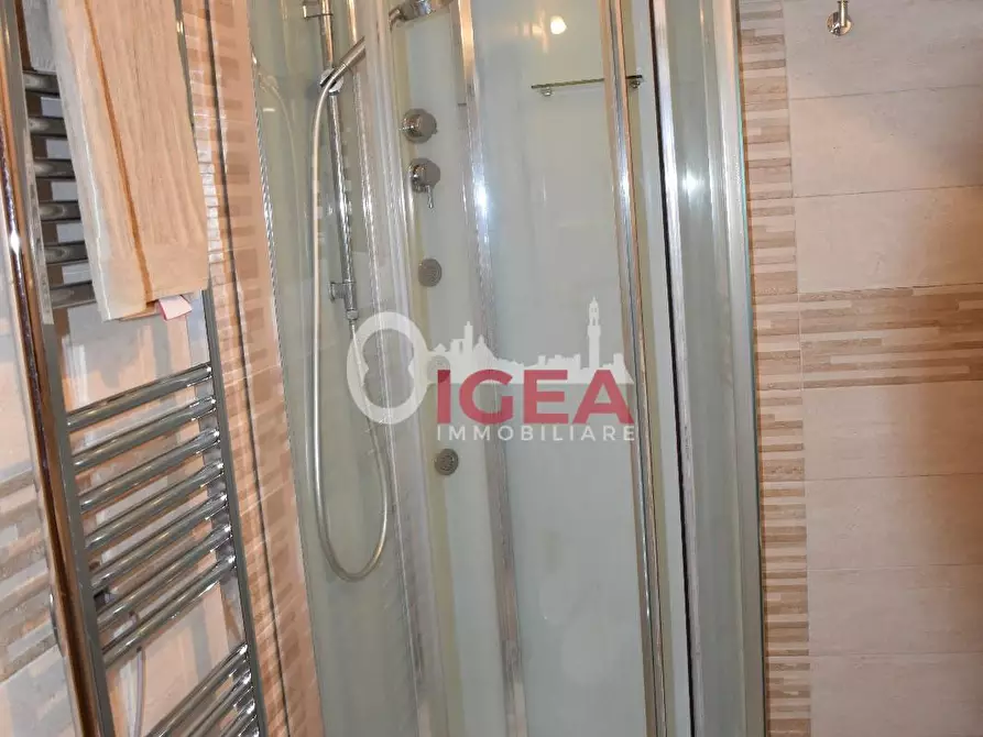 Immagine 16 di Appartamento in affitto  a Siena