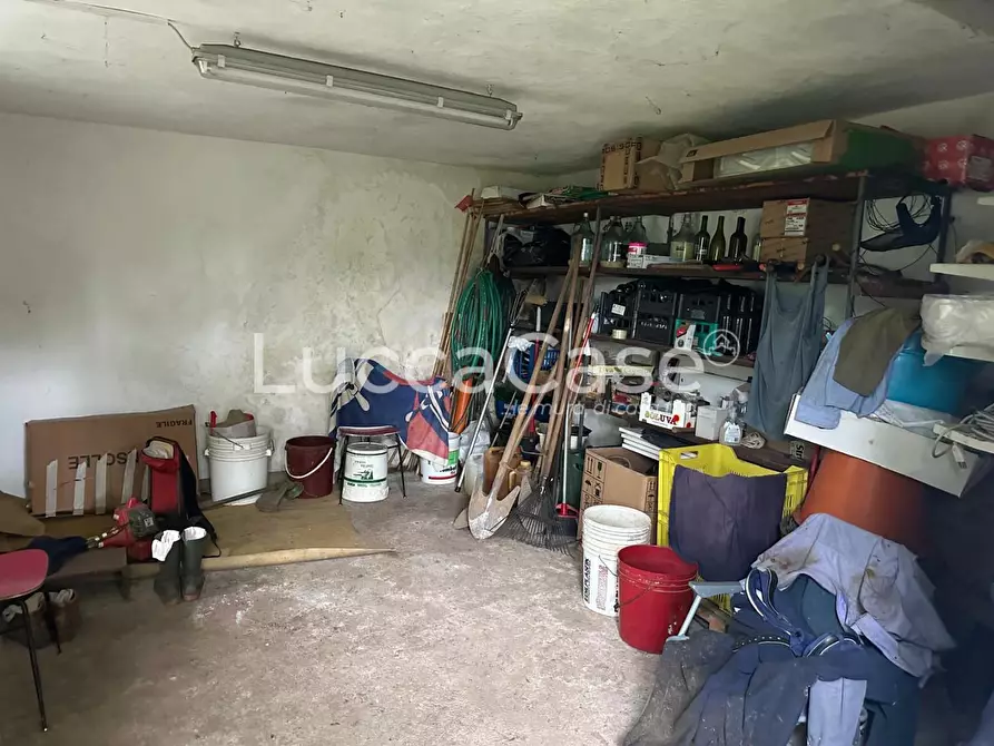 Immagine 13 di Deposito in vendita  a Borgo A Mozzano