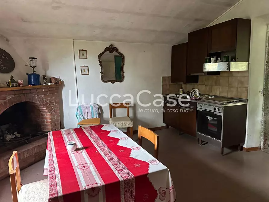 Immagine 5 di Deposito in vendita  a Borgo A Mozzano