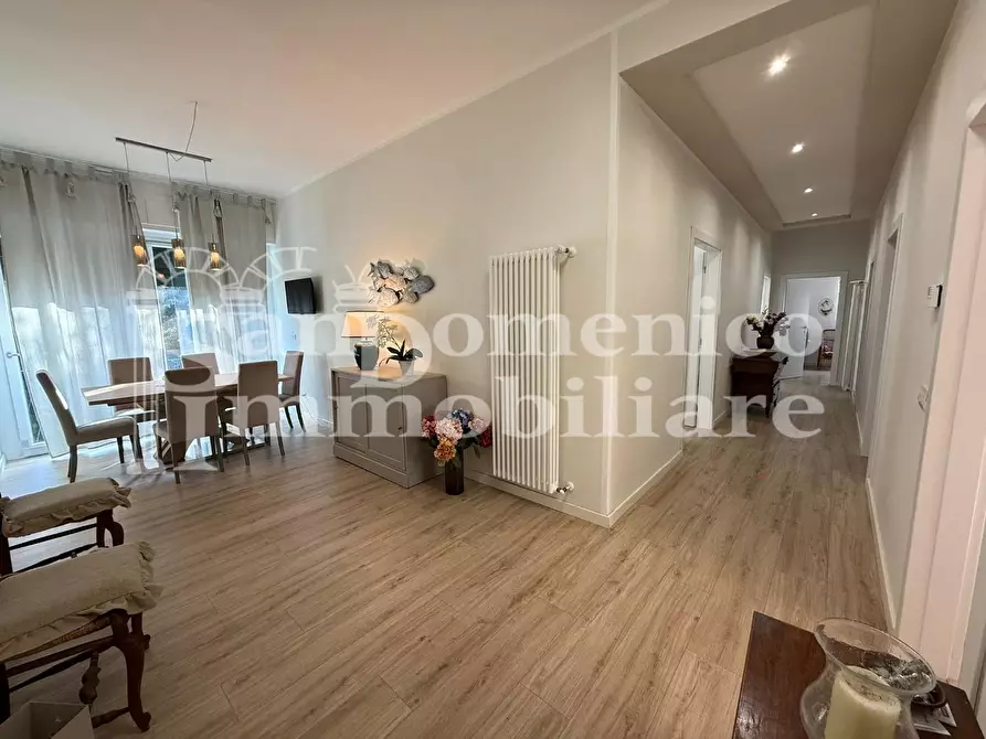 Immagine 2 di Villa in vendita  a Pisa