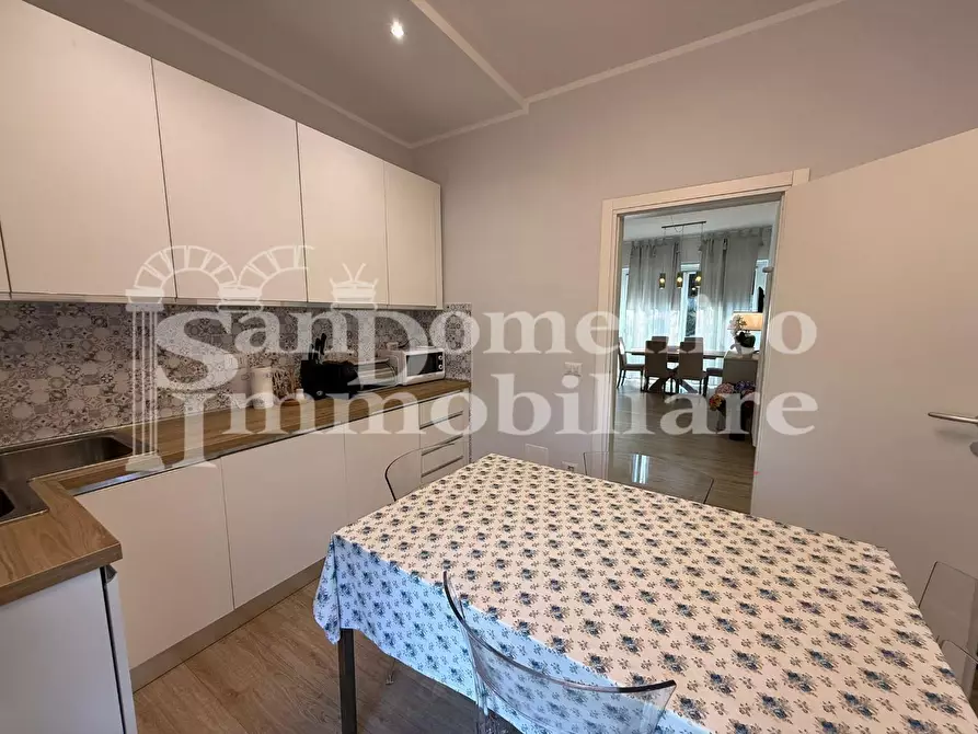 Immagine 9 di Villa in vendita  a Pisa