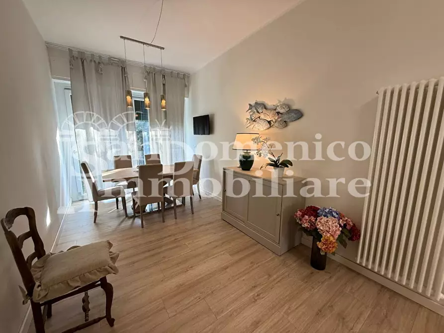 Immagine 3 di Villa in vendita  a Pisa