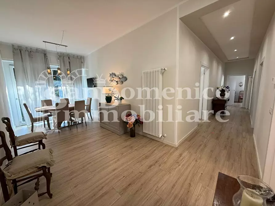 Immagine 4 di Villa in vendita  a Pisa