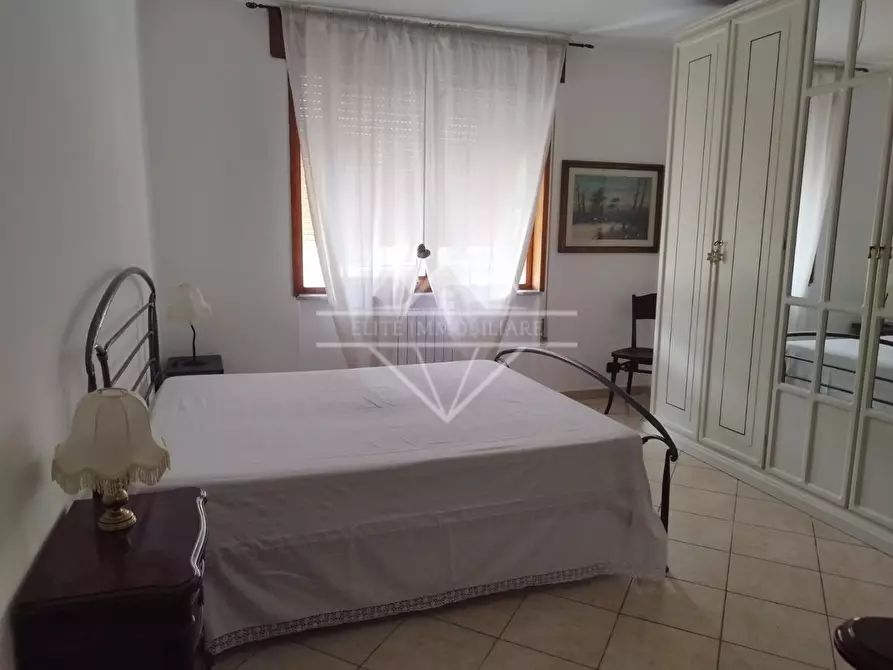 Immagine 14 di Appartamento in vendita  a Carrara