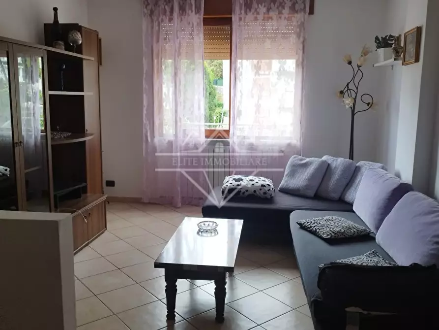 Immagine 5 di Appartamento in vendita  a Carrara