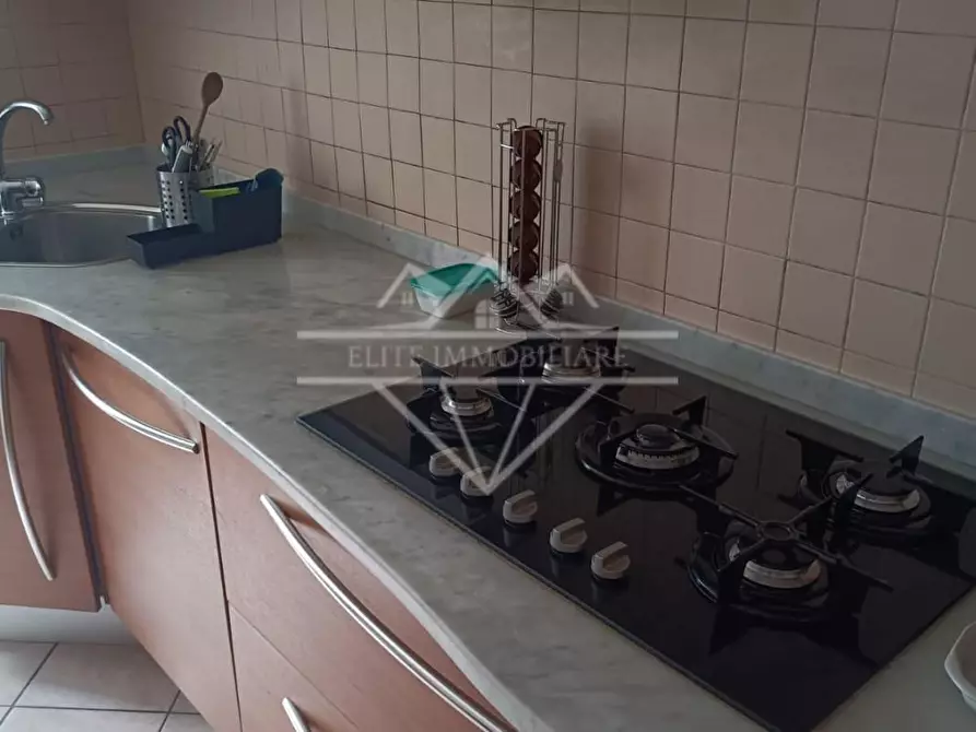 Immagine 8 di Appartamento in vendita  a Carrara