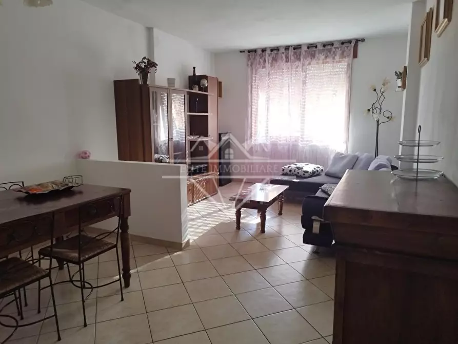 Immagine 4 di Appartamento in vendita  a Carrara