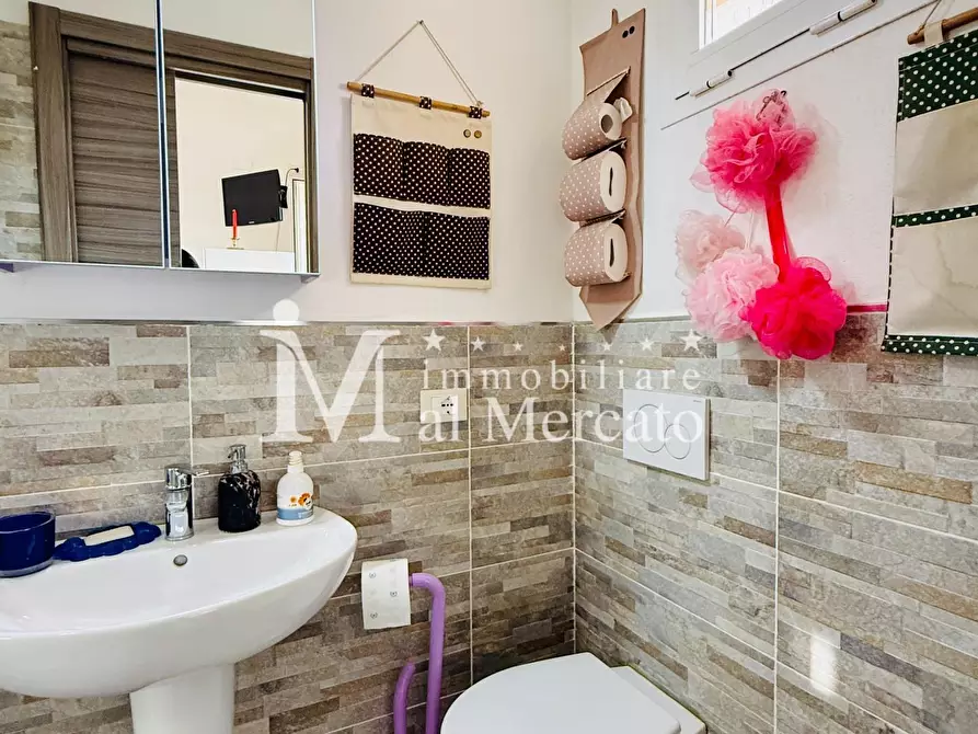 Immagine 35 di Appartamento in vendita  a Viareggio