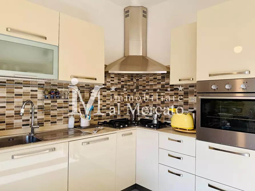 Immagine 6 di Appartamento in vendita  a Viareggio