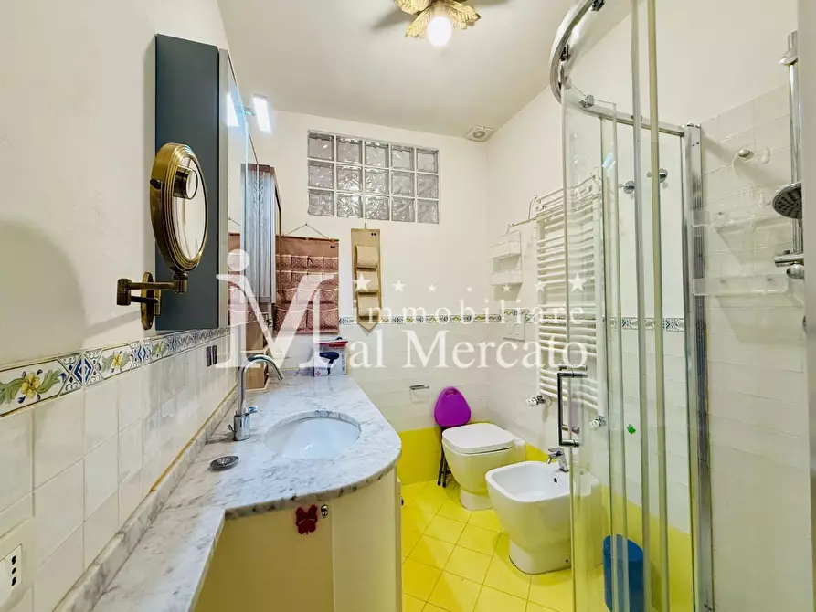 Immagine 38 di Appartamento in vendita  a Viareggio