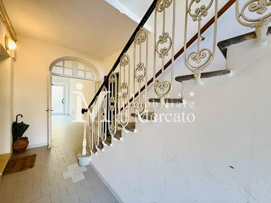 Immagine 49 di Appartamento in vendita  a Viareggio