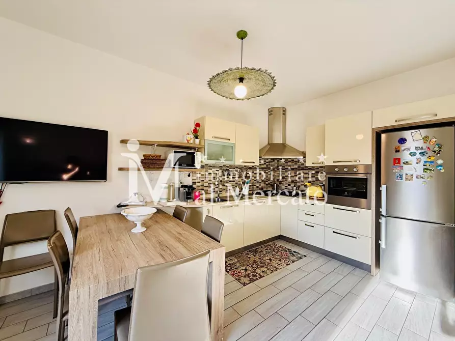 Immagine 7 di Appartamento in vendita  a Viareggio