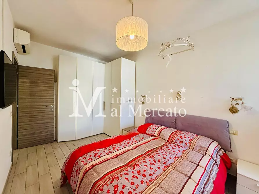 Immagine 21 di Appartamento in vendita  a Viareggio