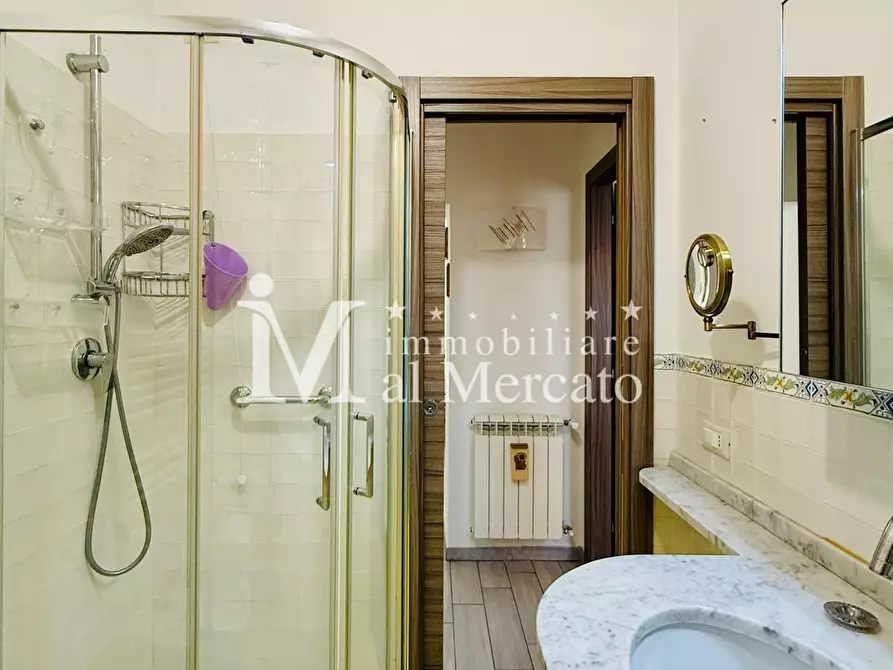 Immagine 40 di Appartamento in vendita  a Viareggio