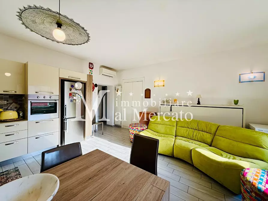 Immagine 12 di Appartamento in vendita  a Viareggio