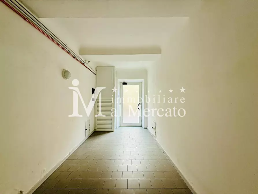 Immagine 46 di Appartamento in vendita  a Viareggio