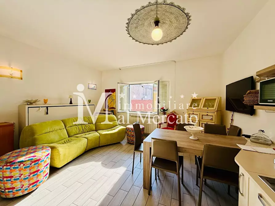 Immagine 3 di Appartamento in vendita  a Viareggio