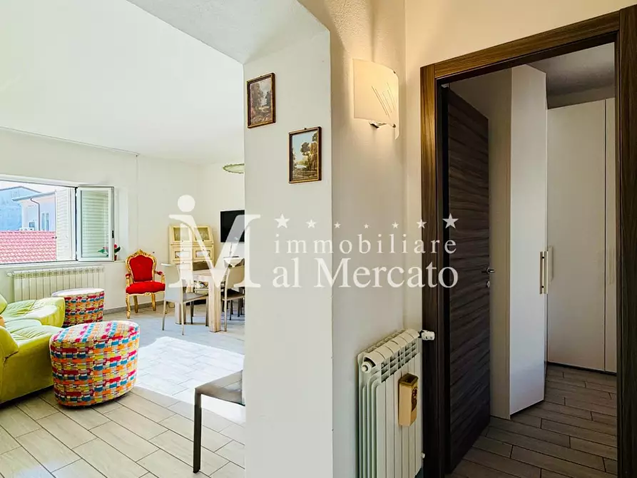 Immagine 19 di Appartamento in vendita  a Viareggio